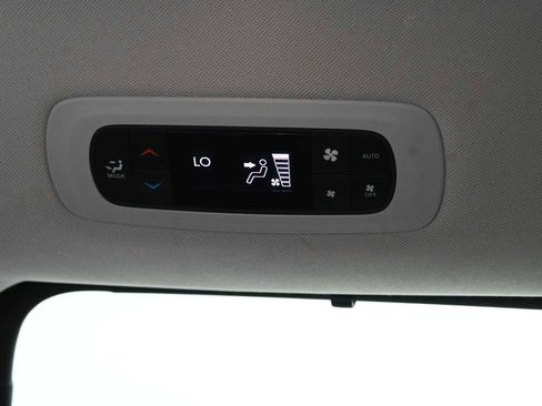 Used 2019 Chrysler Pacifica Touring-L Plus FWD image 16