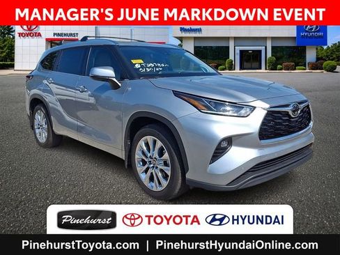 Used 2023 Toyota Highlander Limited AWD/4WD image 1