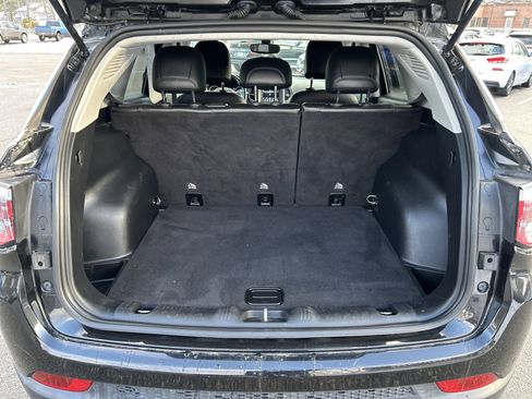 Used 2019 Jeep Compass Latitude w/ Popular Equipment Group image 17