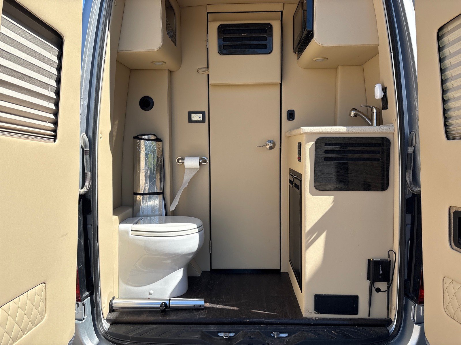 Used 2019 Mercedes-Benz Sprinter 144 image 10