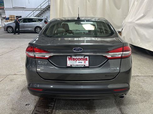 Used 2017 Ford Fusion S image 4