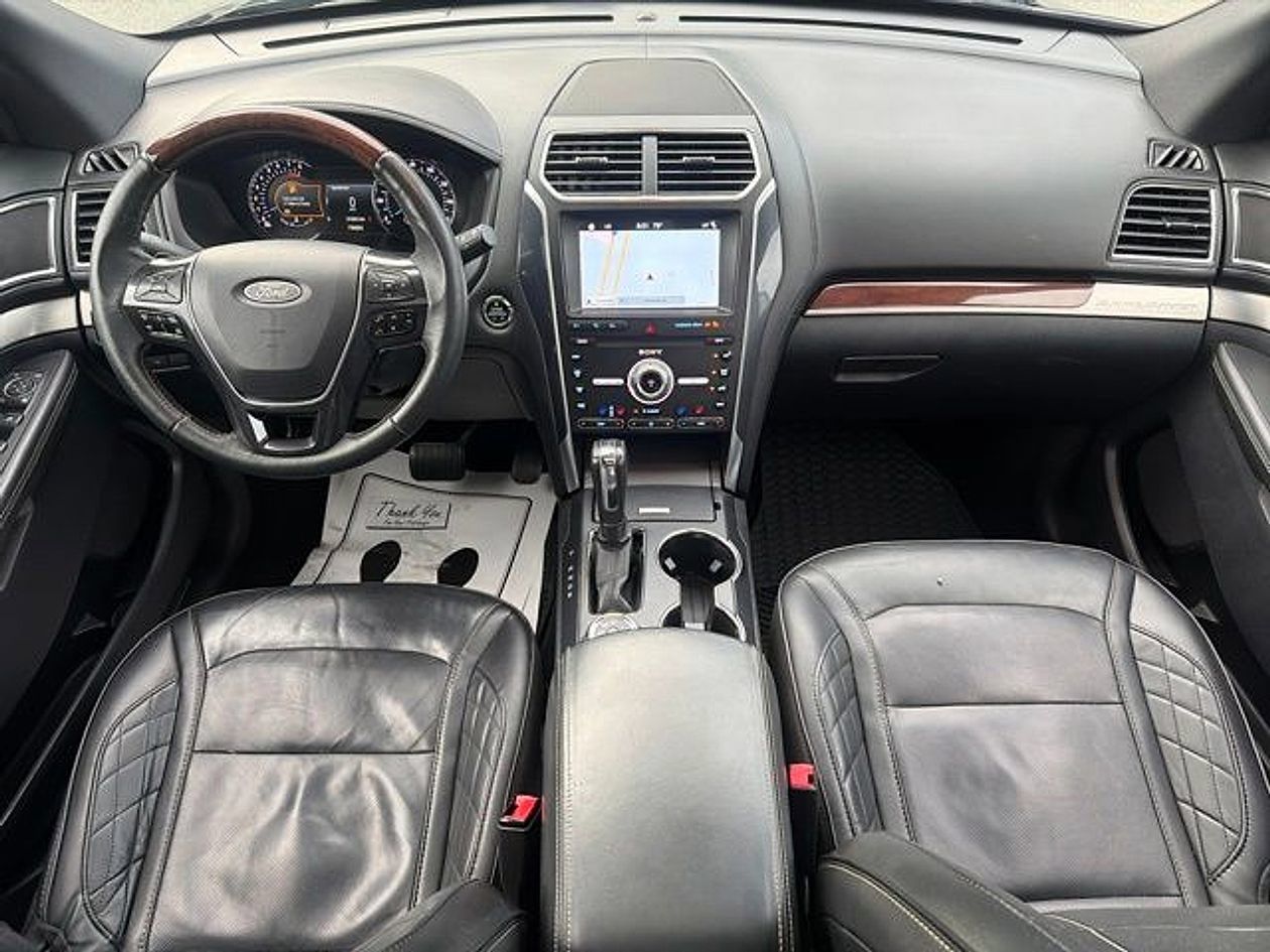 Used 2019 Ford Explorer Platinum AWD/4WD image 34