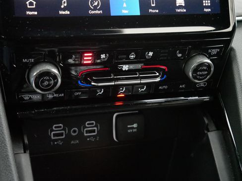 Used 2023 Jeep Grand Cherokee L Overland image 23