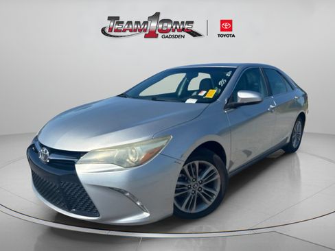 Used 2016 Toyota Camry SE FWD image 4