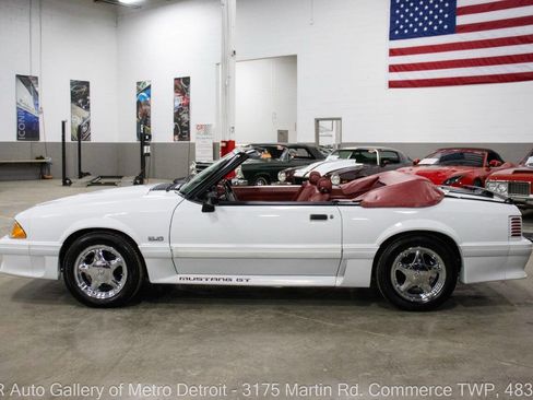 Used 1990 Ford Mustang GT image 4