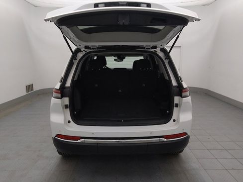 Used 2023 Jeep Grand Cherokee Laredo RWD image 29