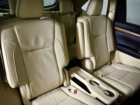 Used 2017 Toyota Highlander Limited image 47