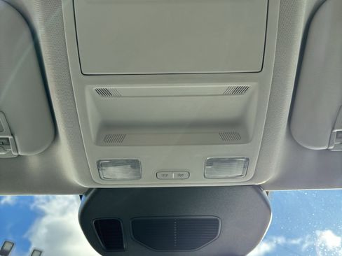 Used 2021 Ford Escape SE image 30