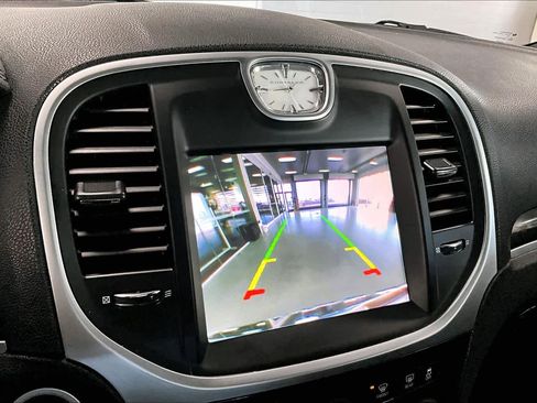 Used 2011 Chrysler 300 Limited image 24