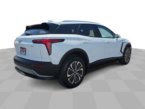 Used 2025 Chevrolet Blazer EV LT AWD/4WD image 8
