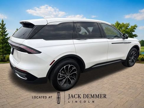 Certified 2024 Lincoln Nautilus Premier AWD/4WD image 8