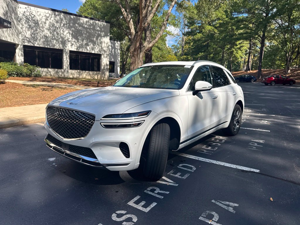 Used 2023 Genesis GV70 2.5T w/ Advanced Package AWD/4WD image 3