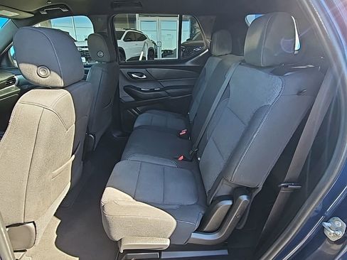 Used 2023 Chevrolet Traverse LT image 10