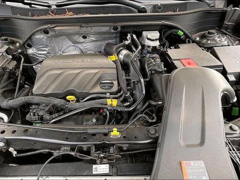 Used 2024 Chevrolet Trax RS w/ Sunroof Package image 21