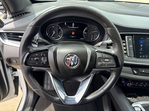 Used 2024 Buick Enclave Premium image 17