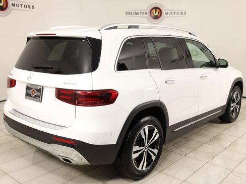 Used 2025 Mercedes-Benz GLB 250 4MATIC image 3