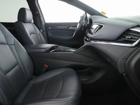 Used 2023 Buick Enclave Essence image 30