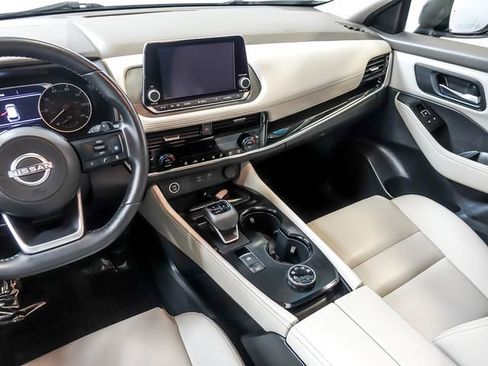 Used 2023 Nissan Rogue SL image 18