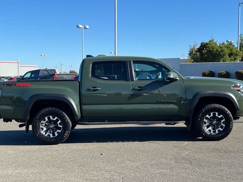Certified 2022 Toyota Tacoma TRD Off-Road w/ TRD Premium Off Road Package AWD/4WD image 6