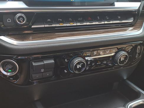 Used 2022 Chevrolet Silverado 1500 RST AWD/4WD image 12