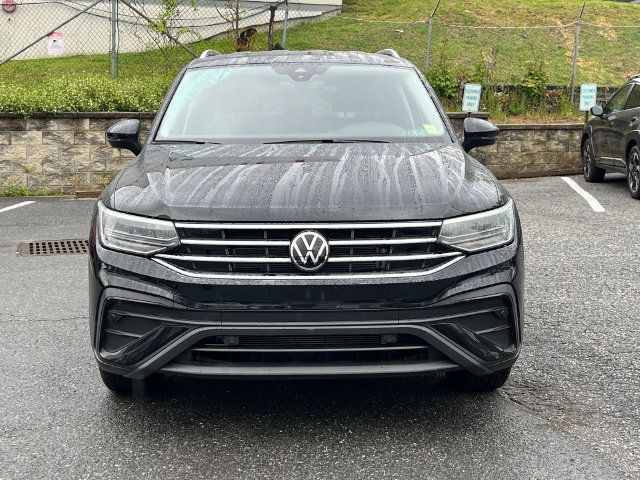Used 2023 Volkswagen Tiguan SE AWD/4WD image 6