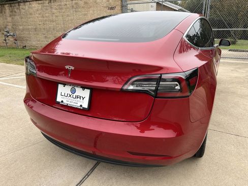 Used 2020 Tesla Model 3 Standard Range Plus image 11
