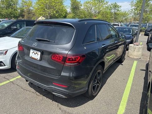 Used 2022 Mercedes-Benz GLC 300 4MATIC image 4