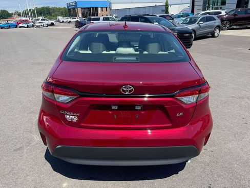 Used 2025 Toyota Corolla LE image 4