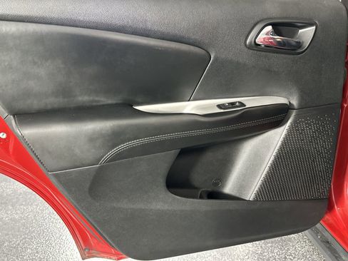 Used 2017 Dodge Journey SE image 29