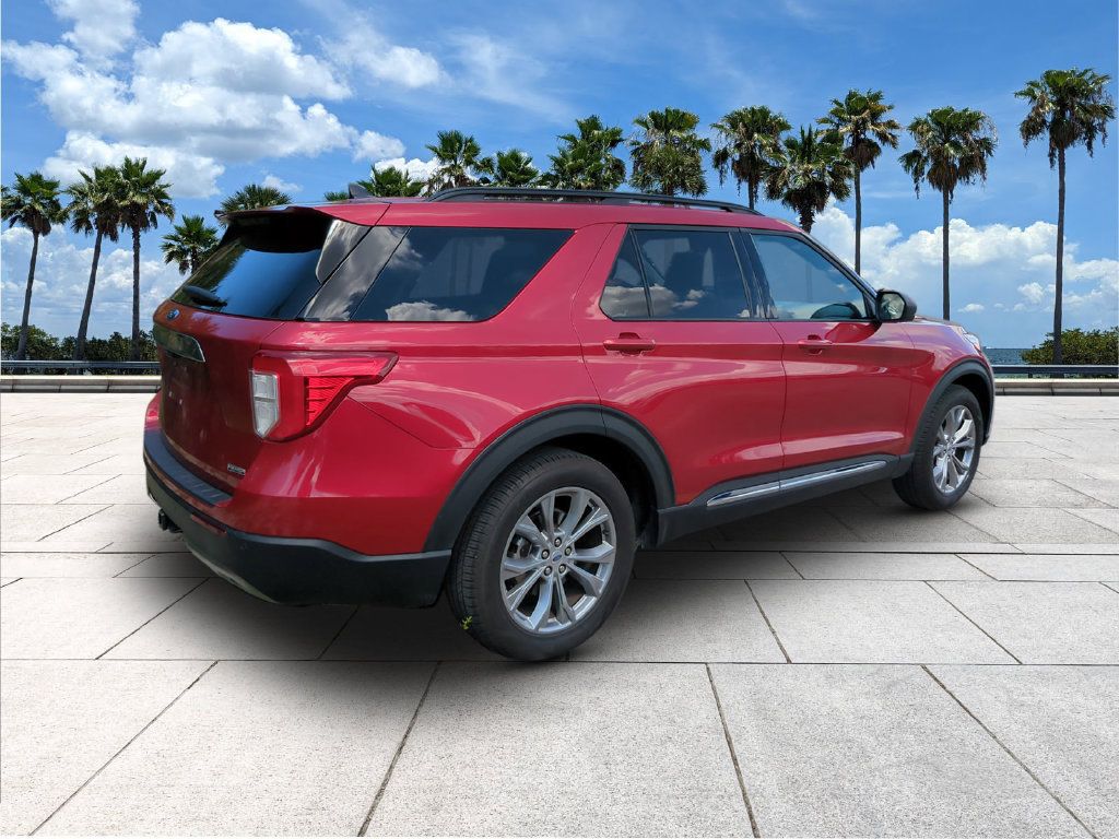 Used 2023 Ford Explorer XLT w/ Equipment Group 202A RWD image 8