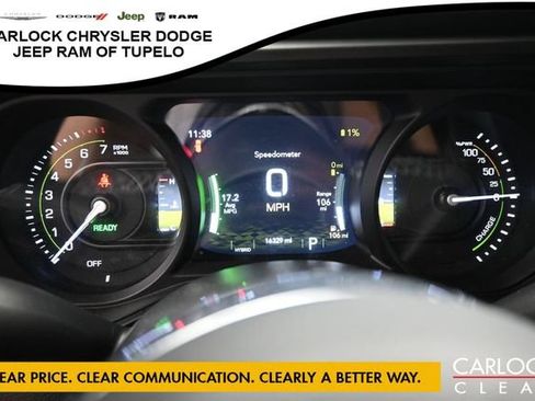 Used 2025 Jeep Wrangler Unlimited Sahara w/ Safety Group AWD/4WD image 19