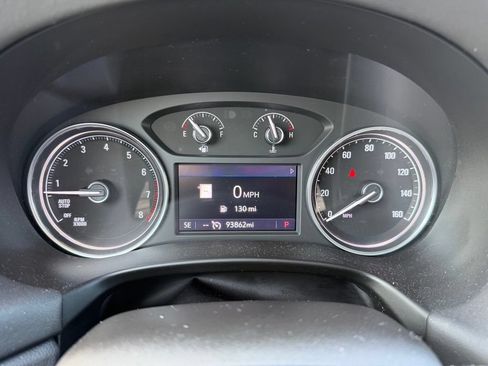 Used 2020 Buick Enclave Premium w/ Sun and Sites Package AWD/4WD image 11