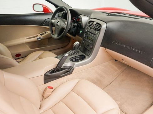 Used 2007 Chevrolet Corvette Coupe w/ Preferred Equipment Group image 18