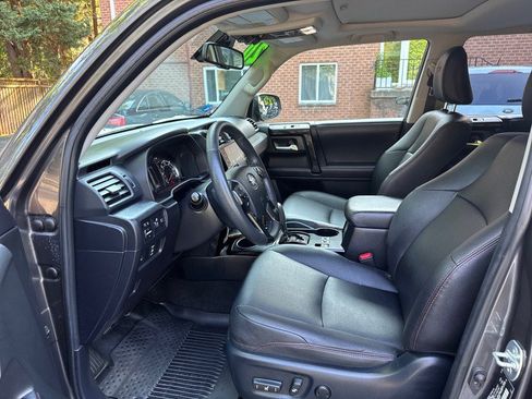 Used 2020 Toyota 4Runner Venture w/ Moonroof Package AWD/4WD image 17