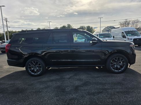 New 2025 Ford Expedition Max Platinum w/ Stealth Performance Package image 6