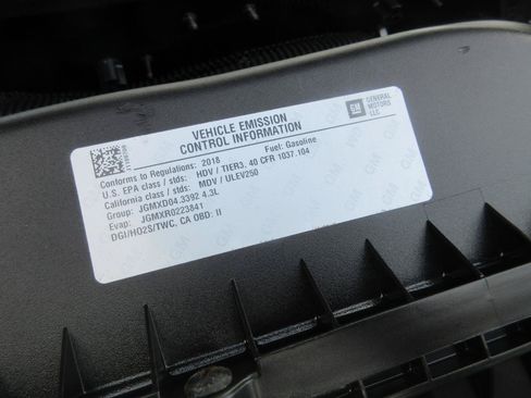 Used 2018 Chevrolet Express 2500 w/ Driver Convenience Package RWD image 35