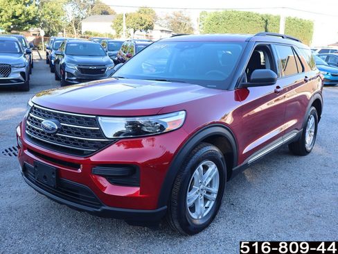 Used 2024 Ford Explorer XLT image 10