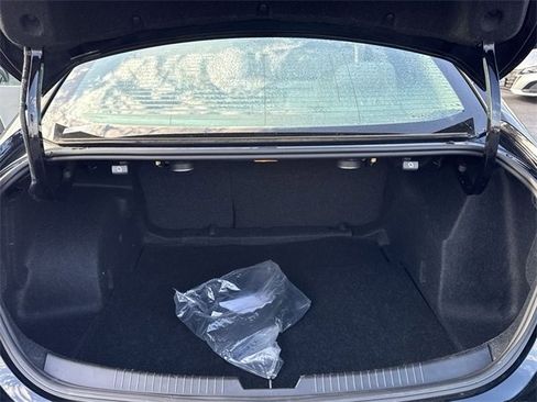 Used 2024 Chevrolet Malibu LT image 10