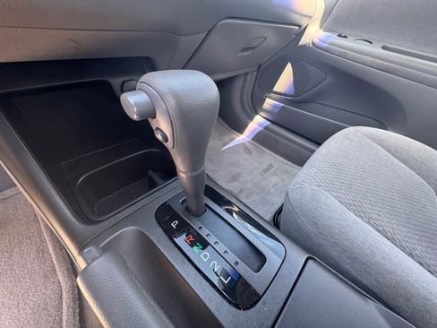 Used 2002 Toyota Camry XLE FWD image 29