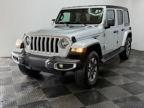 Used 2022 Jeep Wrangler Unlimited Sahara w/ Cold Weather Group AWD/4WD image 5
