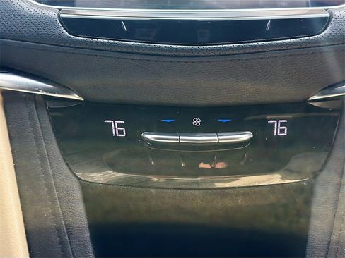 Used 2019 Cadillac XT5 FWD image 15