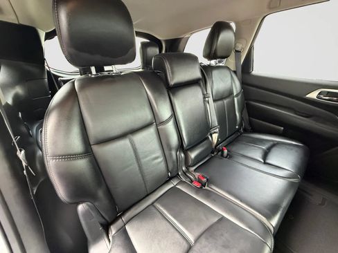 Used 2017 Nissan Pathfinder SL AWD/4WD image 19