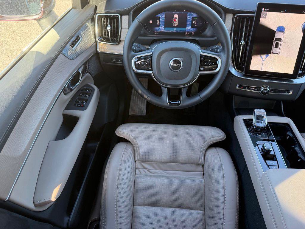 Used 2025 Volvo XC90 T8 Ultra w/ Lounge Package AWD/4WD image 10