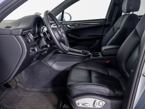 Certified 2026 Porsche Macan AWD/4WD image 5