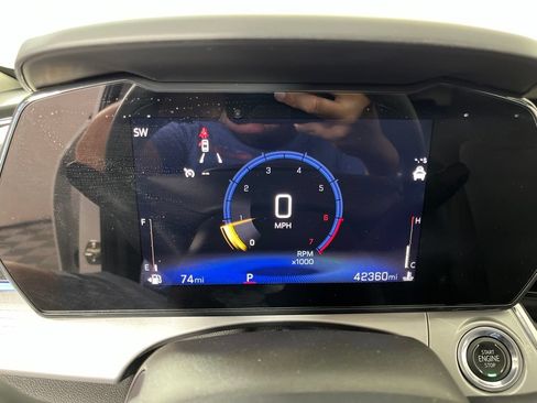 Certified 2025 Chevrolet Trax LT FWD image 32