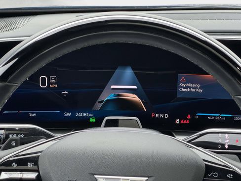 Certified 2024 Cadillac Lyriq Luxury image 11