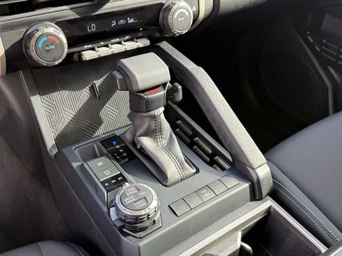 Used 2025 Toyota Tacoma TRD Off-Road image 23