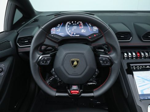 Used 2024 Lamborghini Huracan EVO image 26