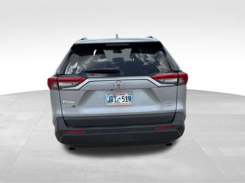 Used 2019 Toyota RAV4 XLE Premium image 4