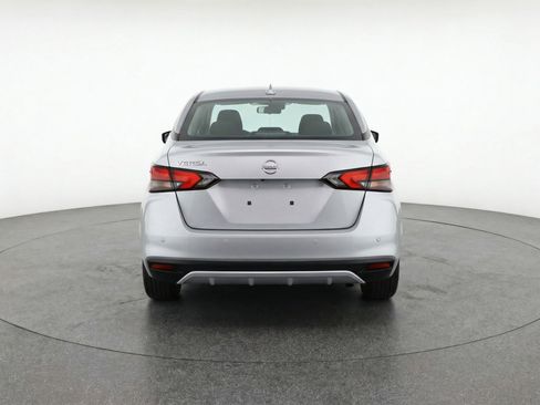 Used 2025 Nissan Versa SV image 7